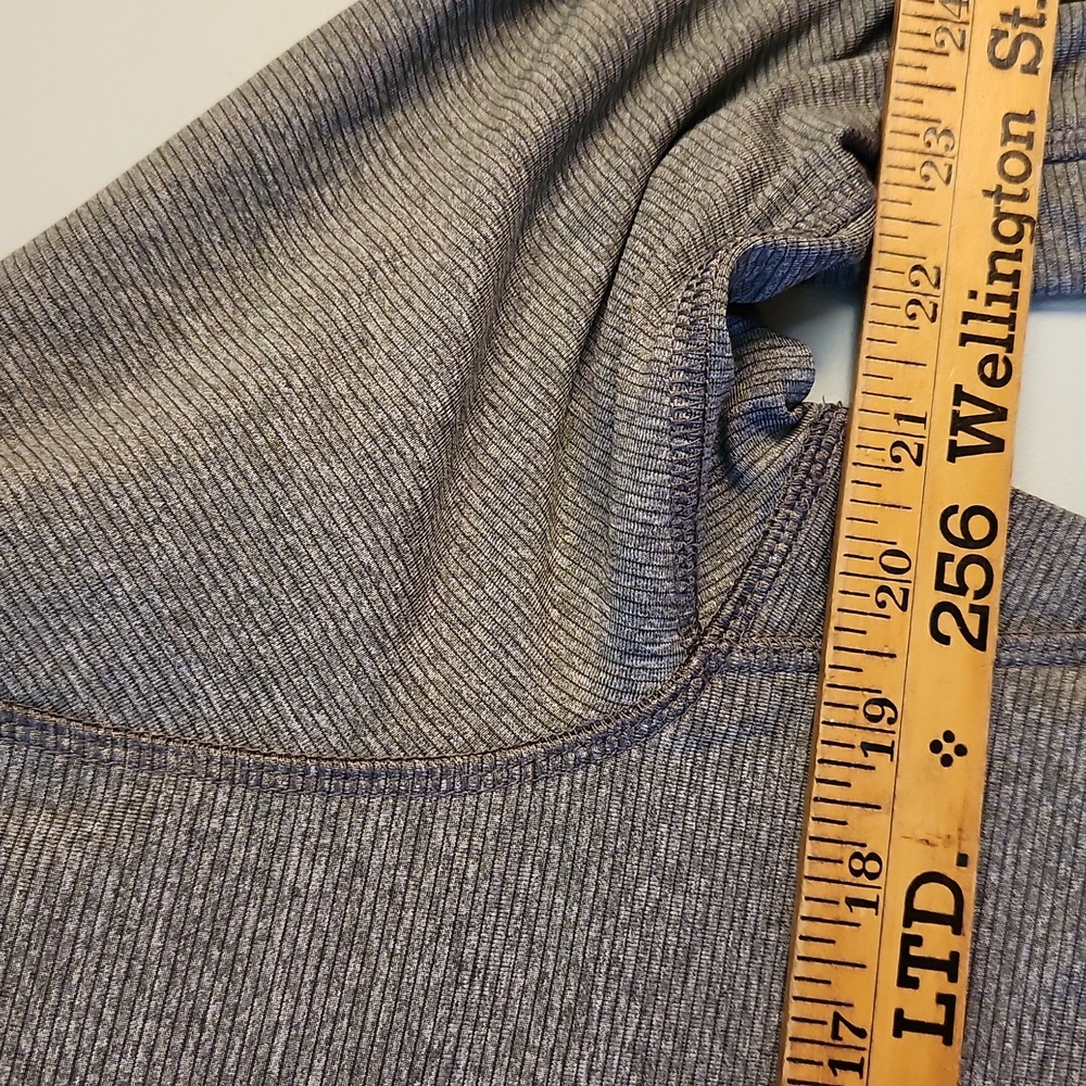 Men’s Gray Performance Running 1/4 Zip – Size M - Picture 9 of 13